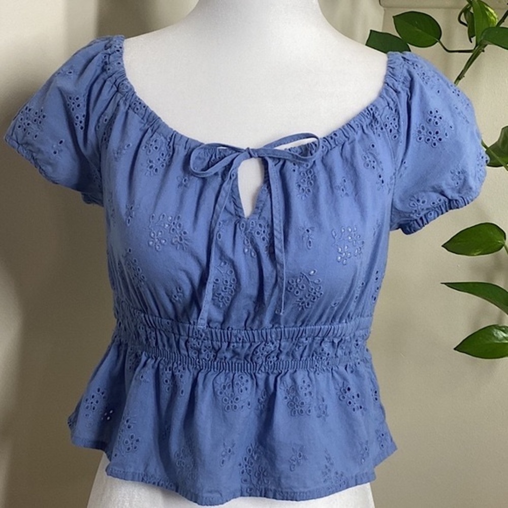 Love Tree Eyelet Puff Sleeve Crop Top